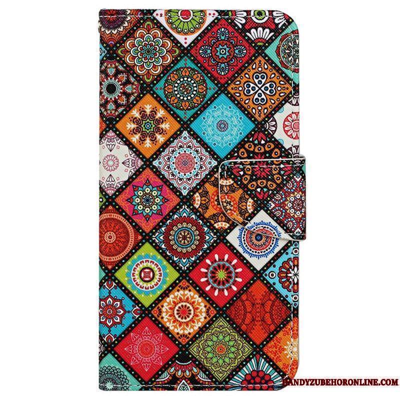 Housse iPhone 15 Joli Patchwork à Lanière