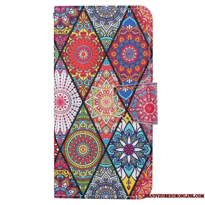 Housse iPhone 15 Joli Patchwork à Lanière